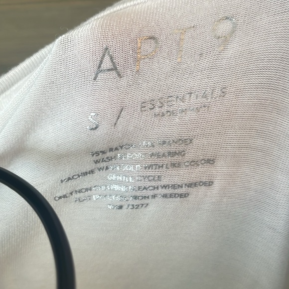 Apt 9 classic long sleeve white crewneck tee - Picture 3 of 3
